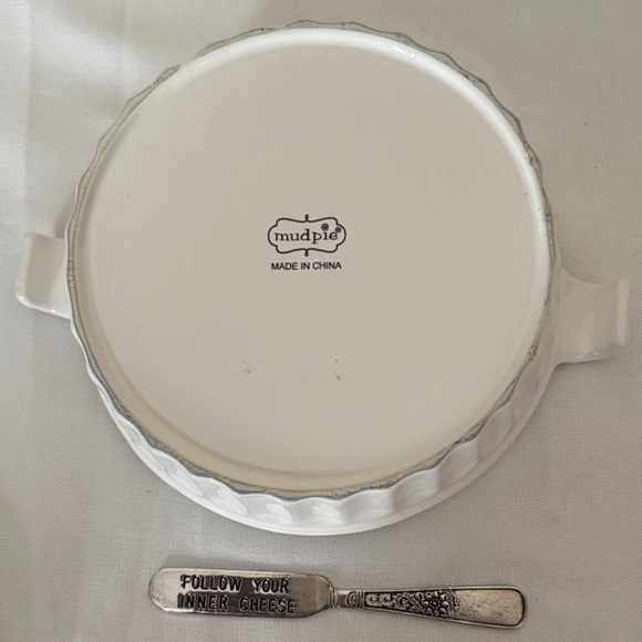 Mud Pie “| Let It Brie” Ceramic Brie Baker with Cheese Spreader - Picture 6 of 8